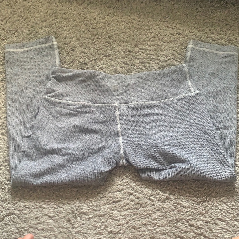 Cropped Lululemon leggings (wunder under)